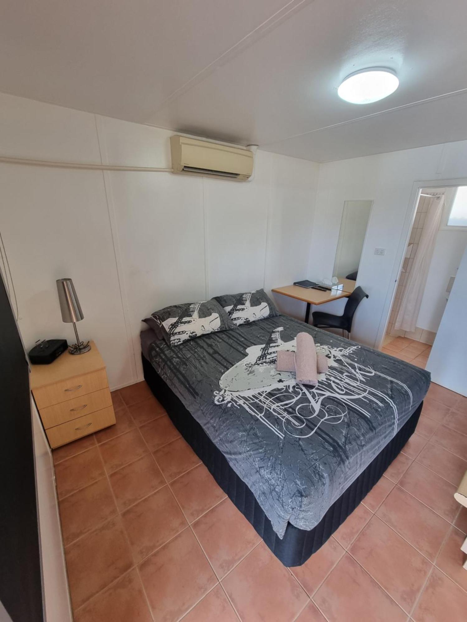 Halls Creek Motel Exterior foto