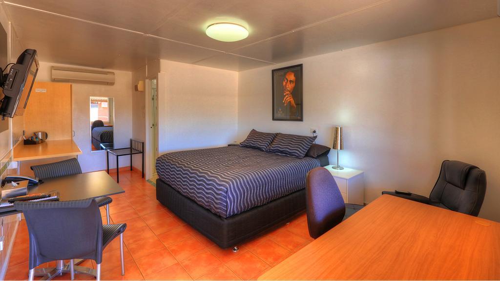 Halls Creek Motel Habitación foto