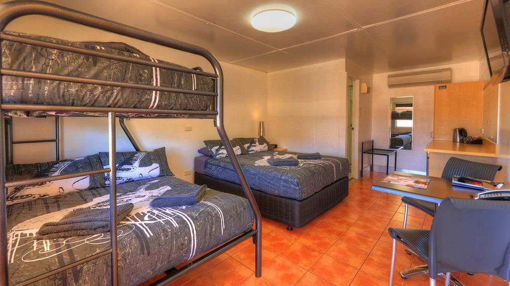 Halls Creek Motel Exterior foto