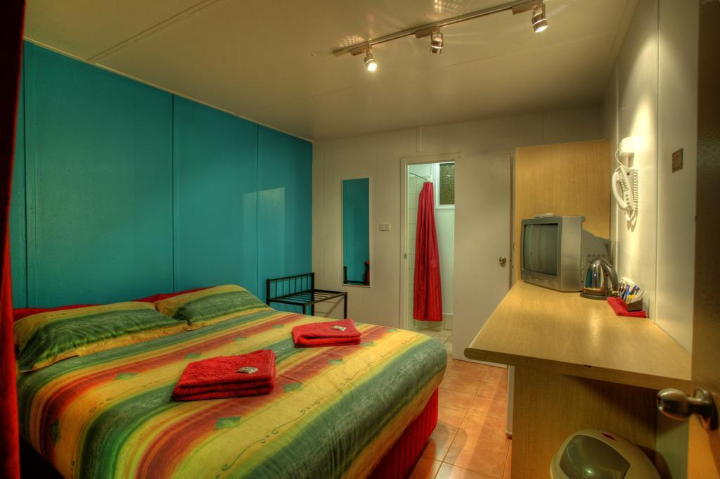 Halls Creek Motel Exterior foto